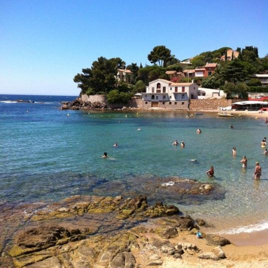 Charmant Bas De Villa Avec Terrasse A Proximite De La Plage Et Du Port Carqueiranne Extérieur photo
